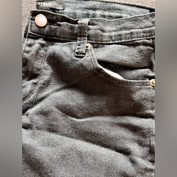 Forever 21 women’s skinny jeans - Picture 2 of 4